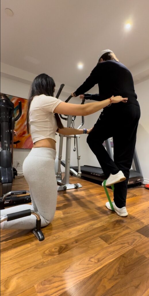 In-home personal training for seniors in Calgary with guided balance and strength exercises.